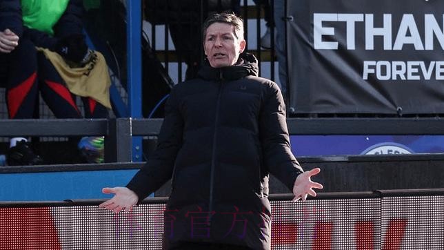 记者:格拉斯纳的傲慢和战术能力在曼联玩不转,他不适合 记者:格拉斯纳的傲慢和战术能力在曼联玩不转,他不适合